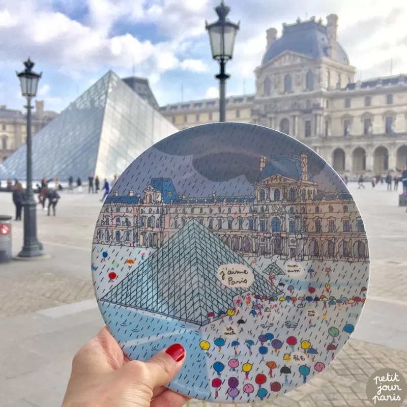 PETIT JOUR Assiette A Dessert Paris - Musee Du Louvre Fashion